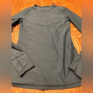 Lululemon long sleeved Flair waste top sz 6
